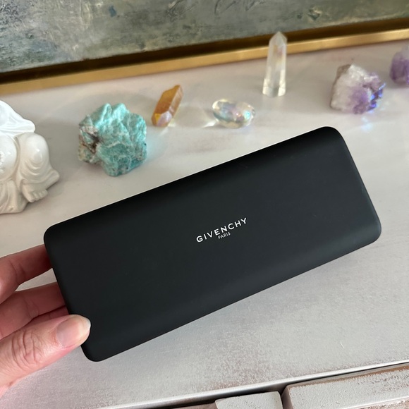 Givenchy Sunglasses - Picture 6 of 9